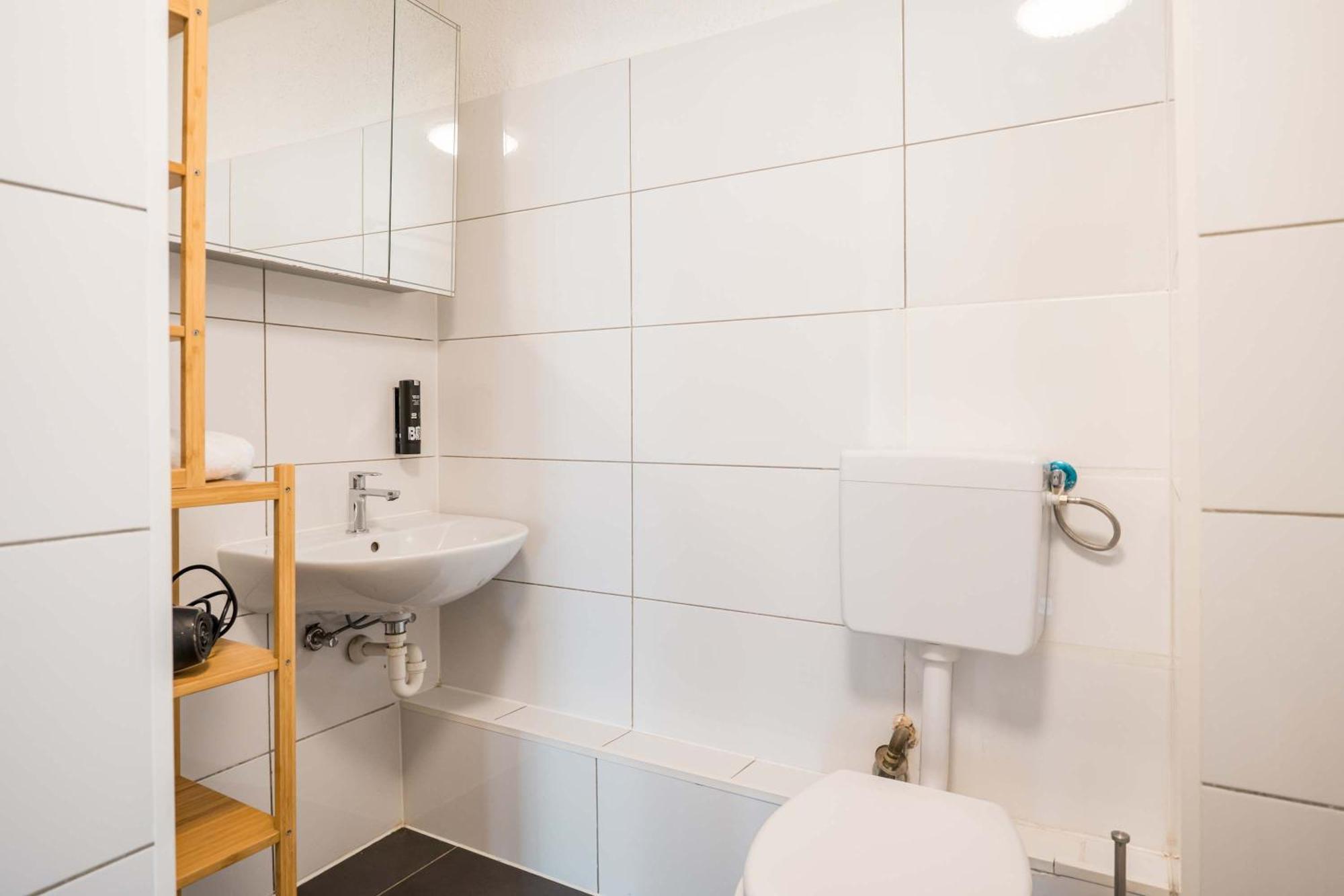 Apartment Stylish In Convinient Location *