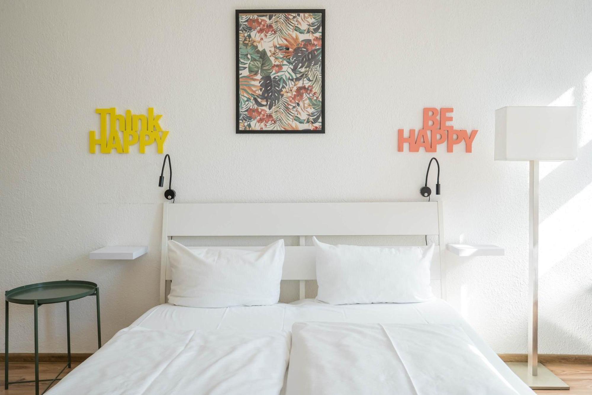 Stylish In Convinient Location Apartment *